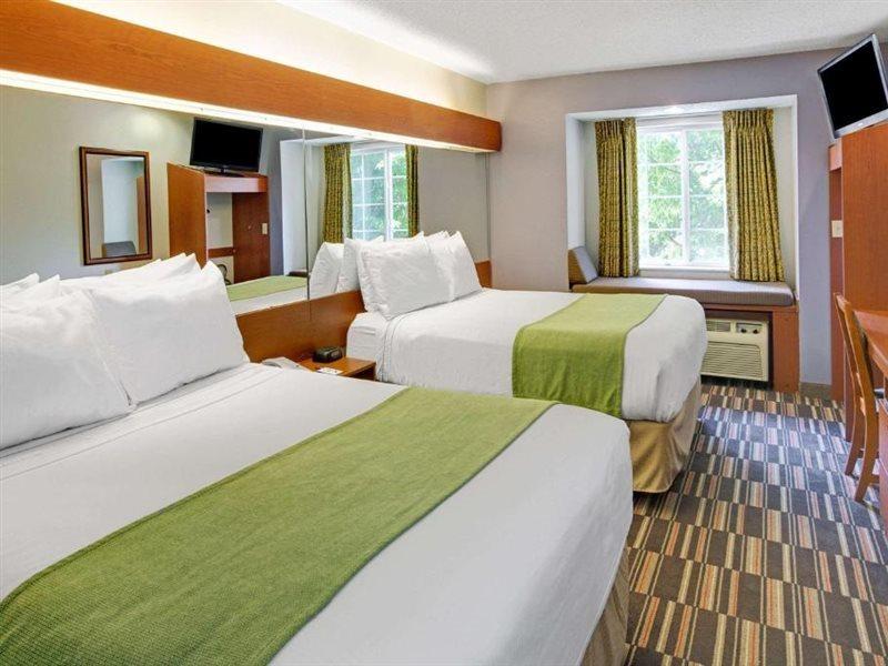 Microtel Inn & Suites By Wyndham Чероки Экстерьер фото