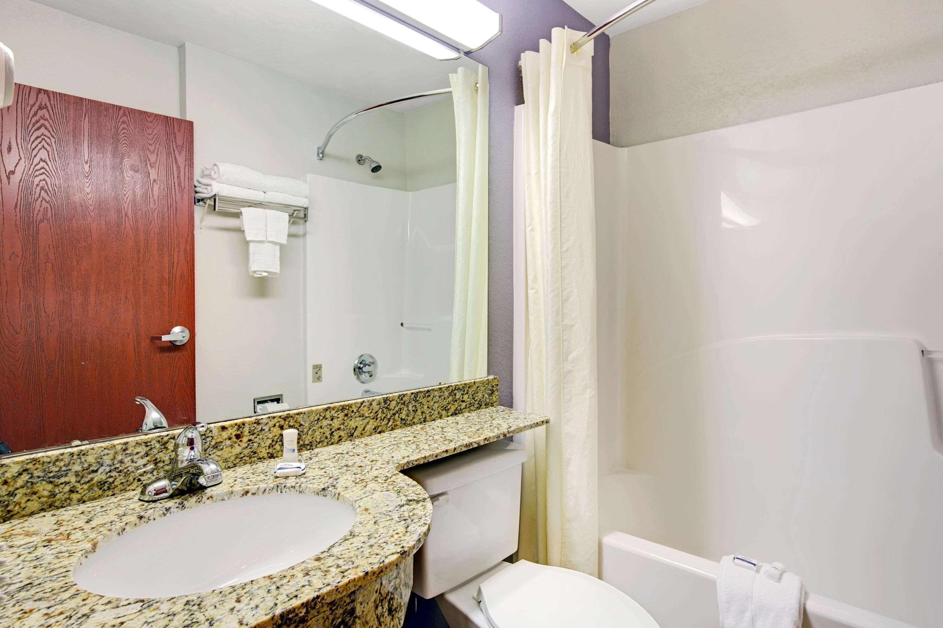 Microtel Inn & Suites By Wyndham Чероки Экстерьер фото