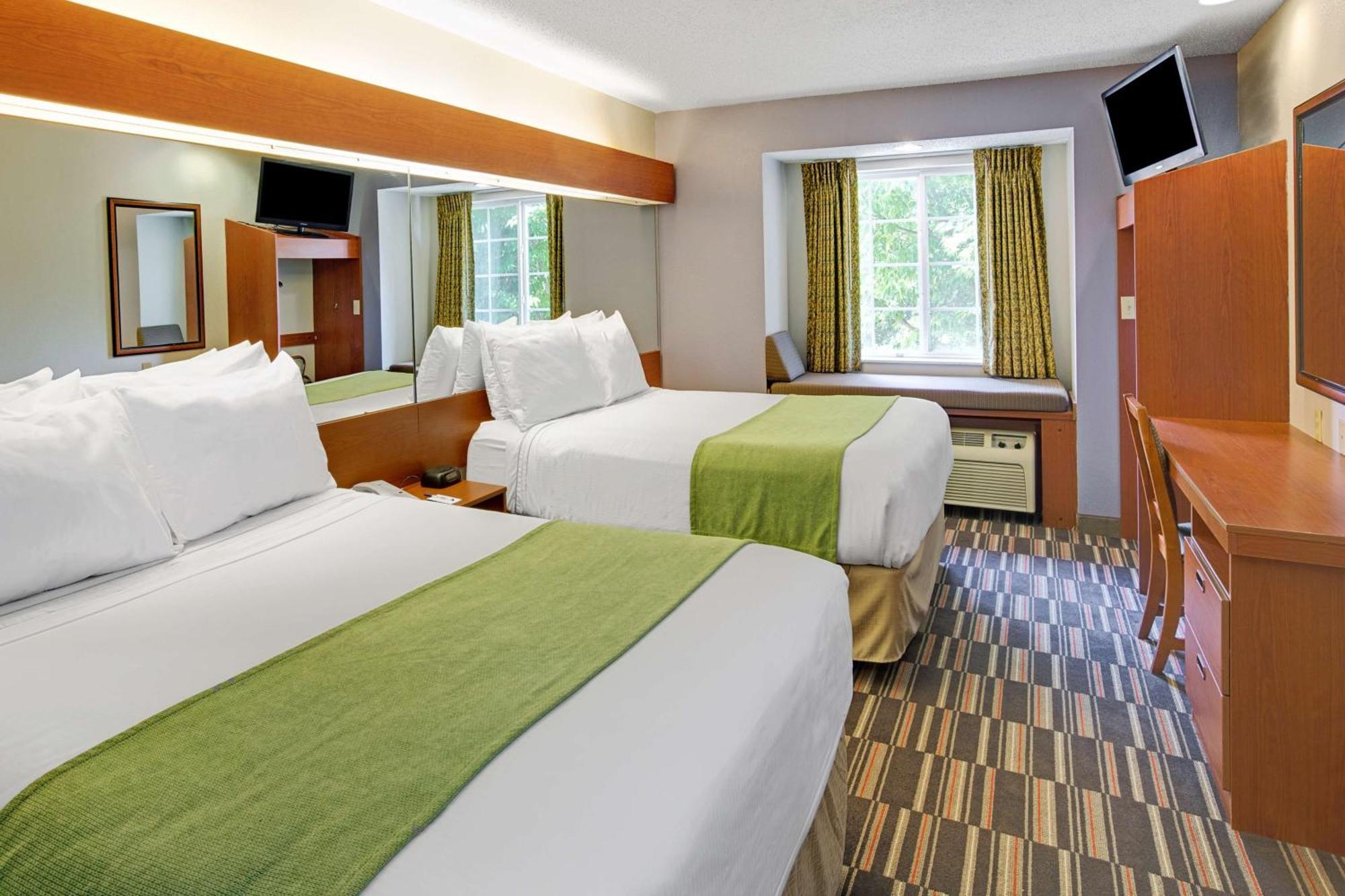 Microtel Inn & Suites By Wyndham Чероки Экстерьер фото